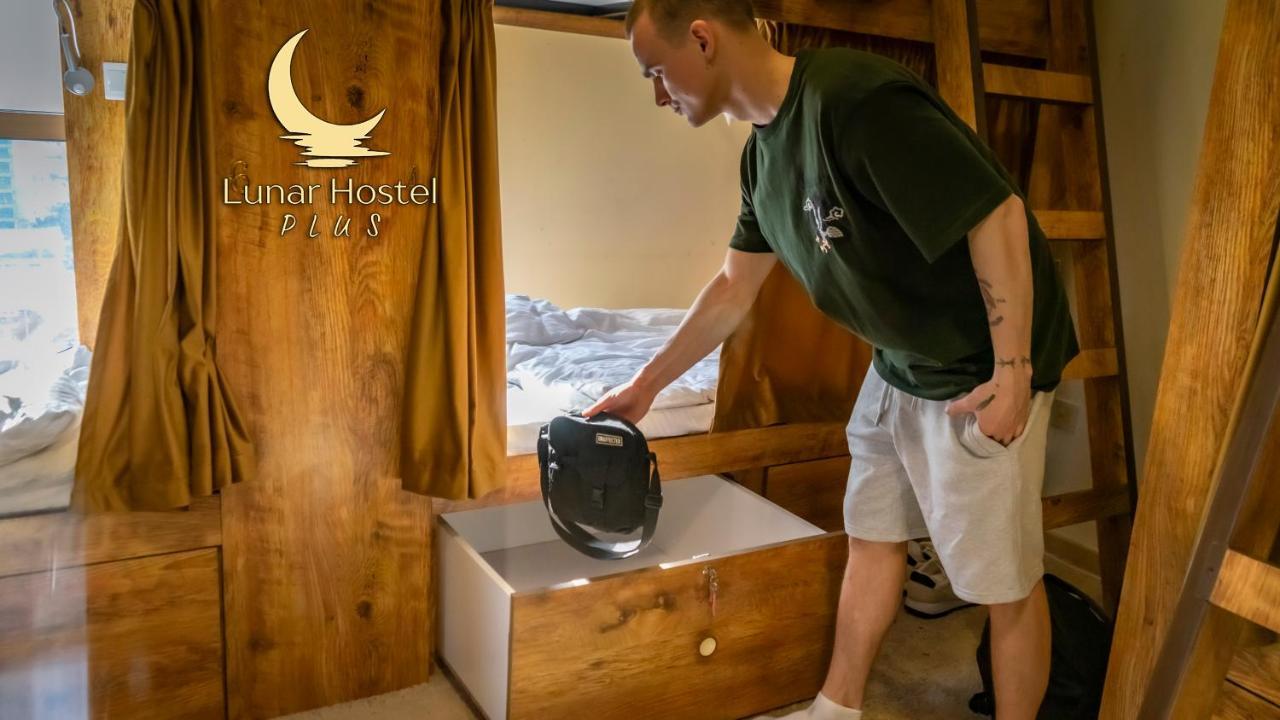 Lunar Hostel Plus Dubai Luaran gambar