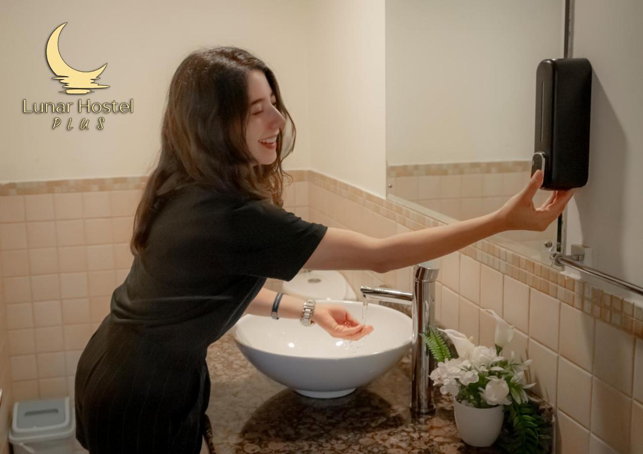 Lunar Hostel Plus Dubai Luaran gambar