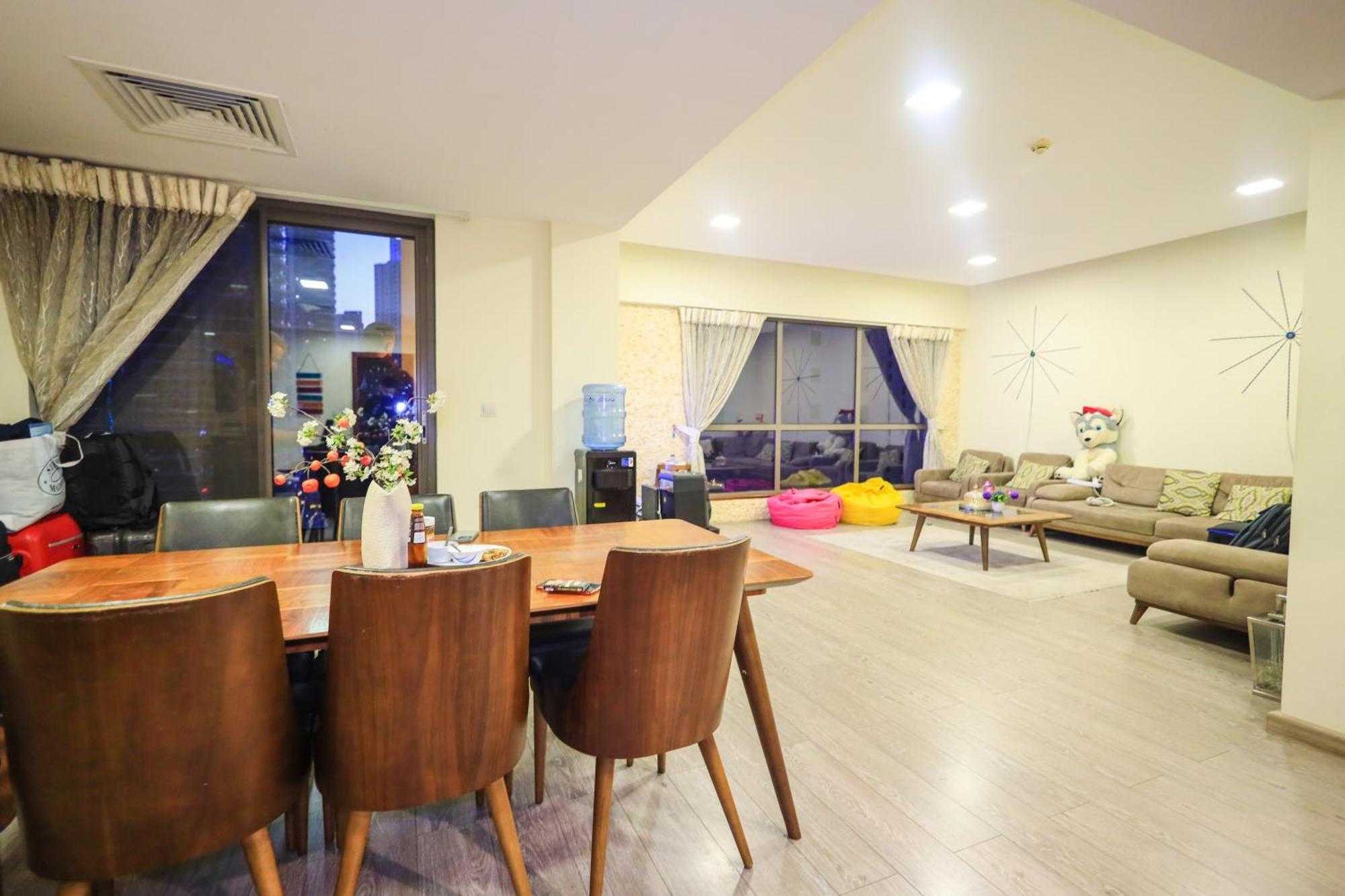 Lunar Hostel Plus Dubai Luaran gambar