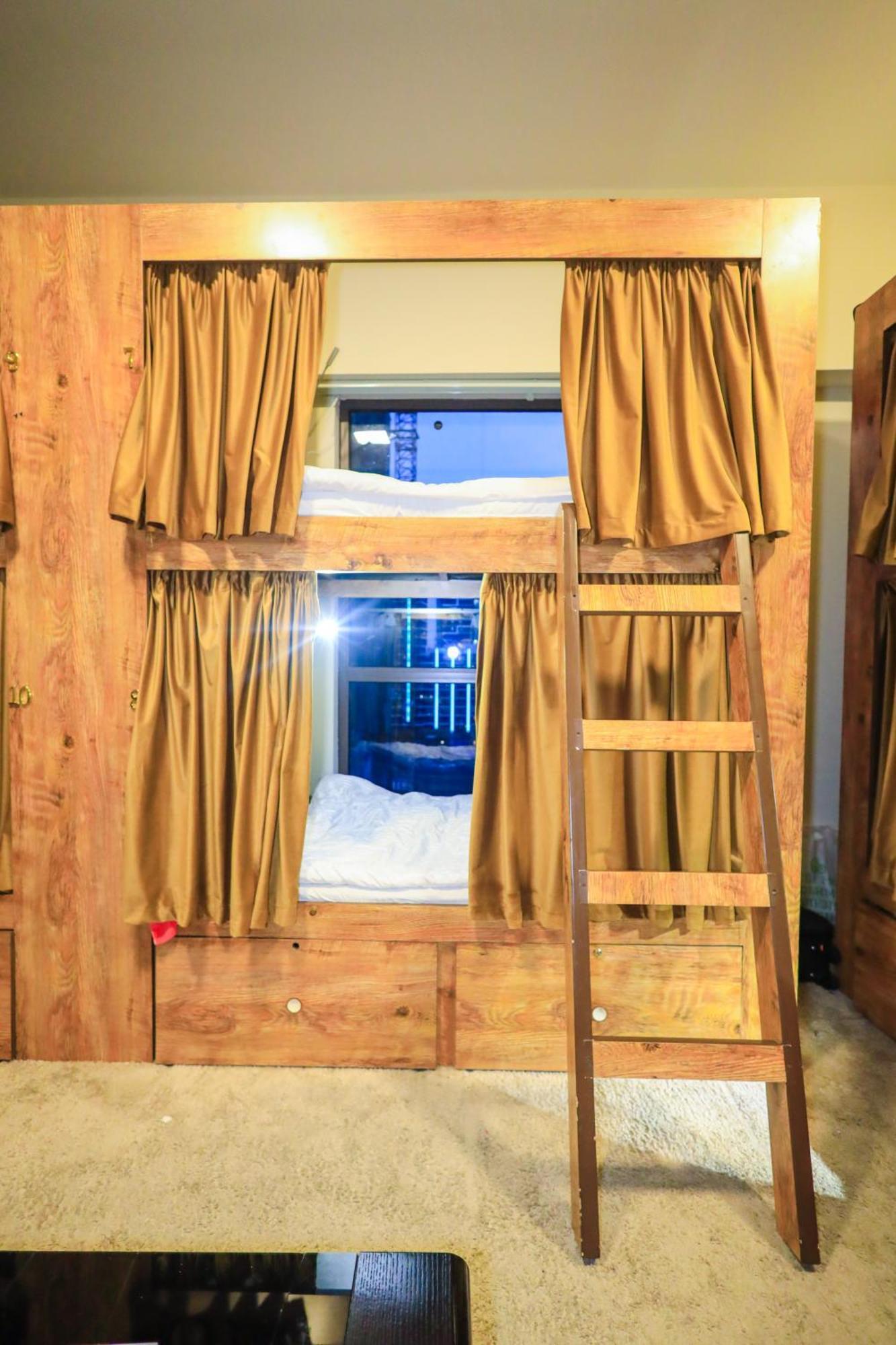 Lunar Hostel Plus Dubai Luaran gambar
