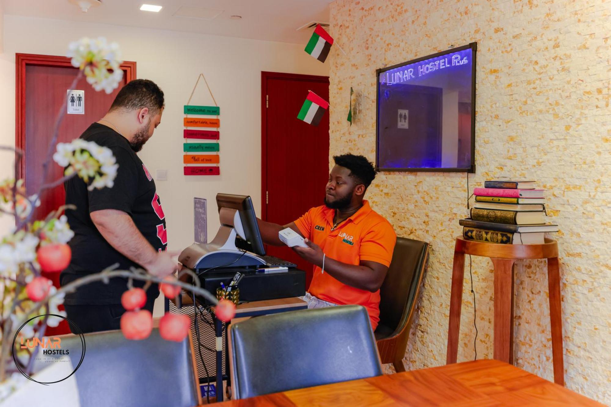 Lunar Hostel Plus Dubai Luaran gambar
